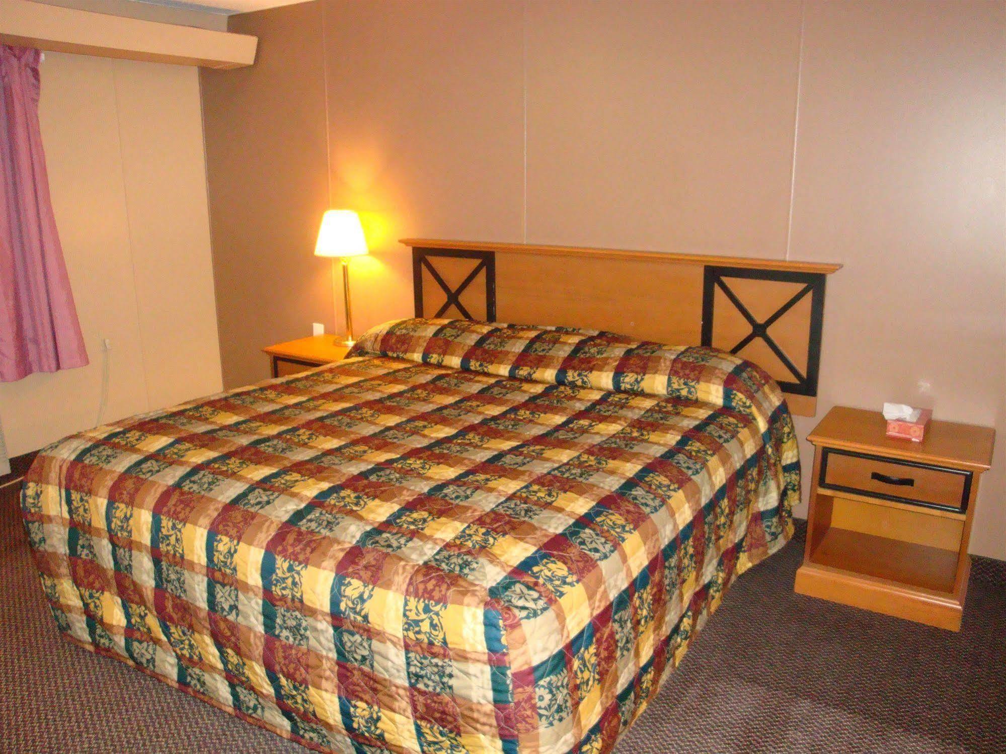 Economy Inn Green Bay Exterior photo