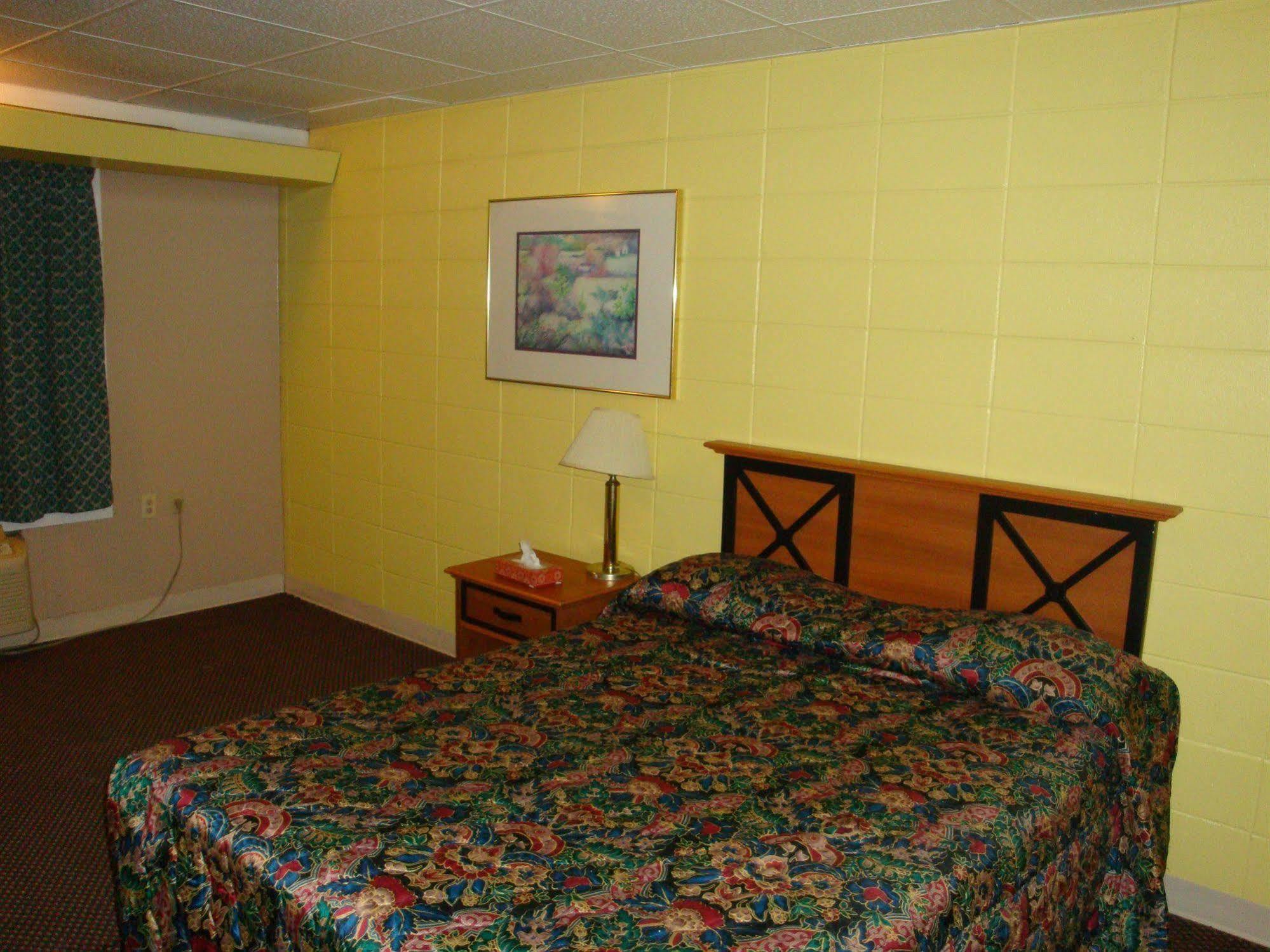 Economy Inn Green Bay Exterior photo