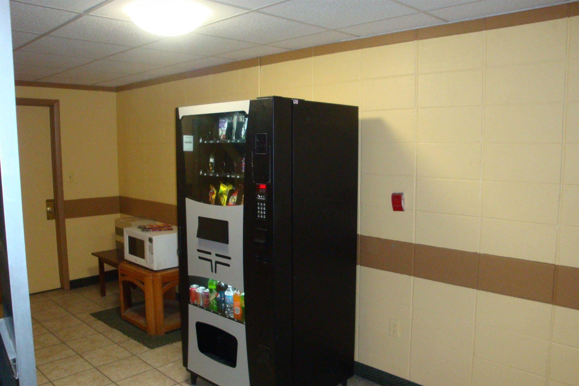 Economy Inn Green Bay Exterior photo
